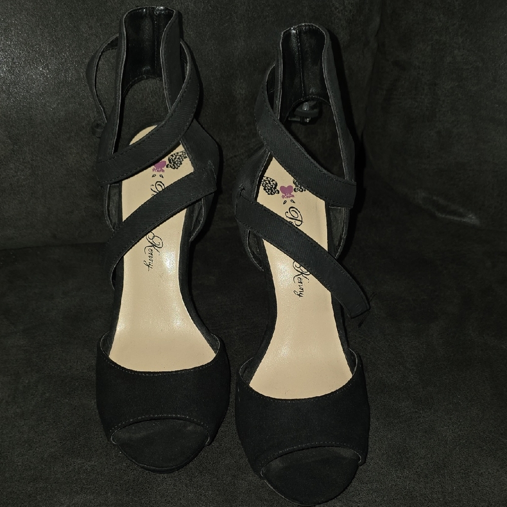 Chinese Laundry Black Strappy Heels